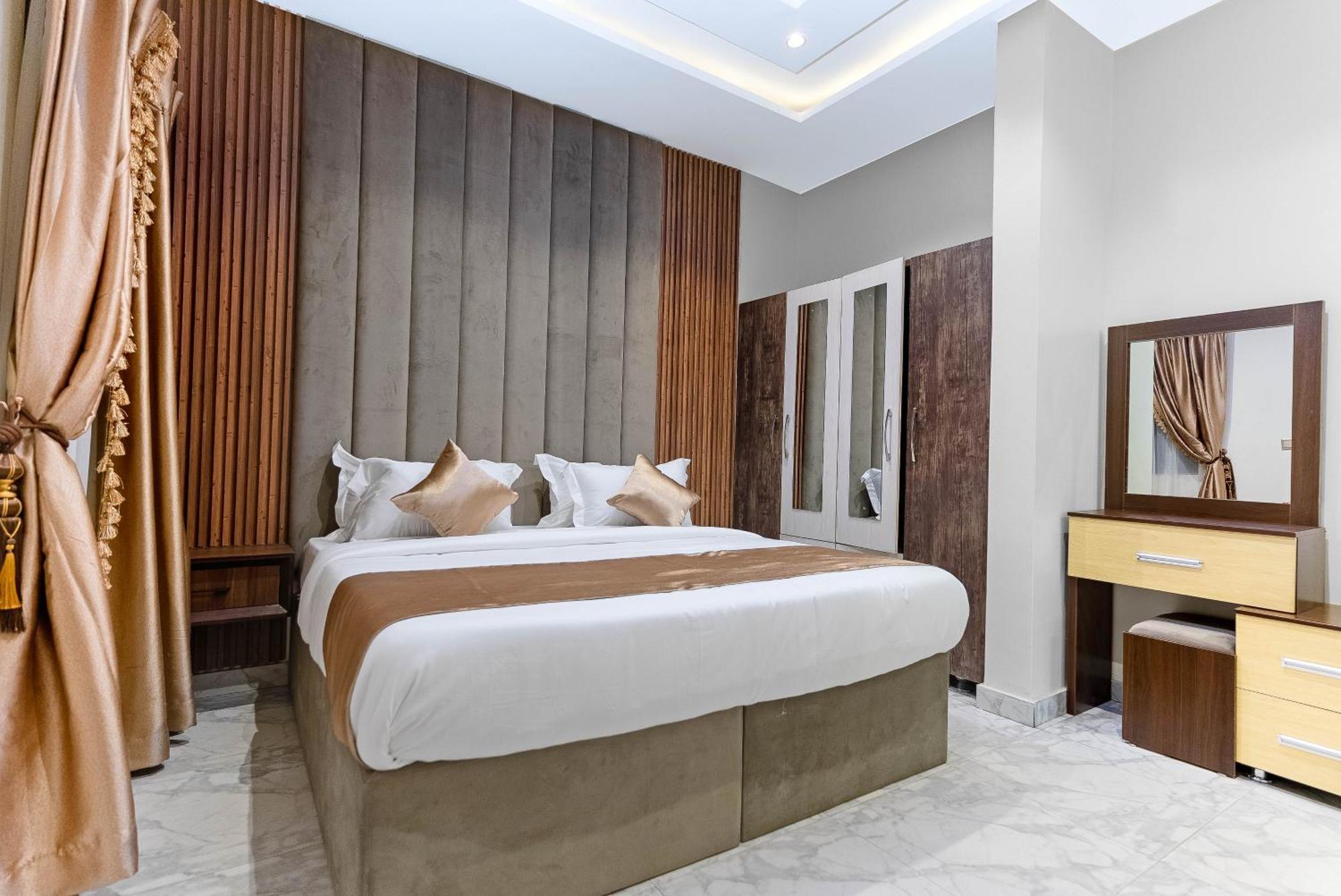 God'S Touch Apartments Remi Fani Kayode Gra. Ikeja Buitenkant foto